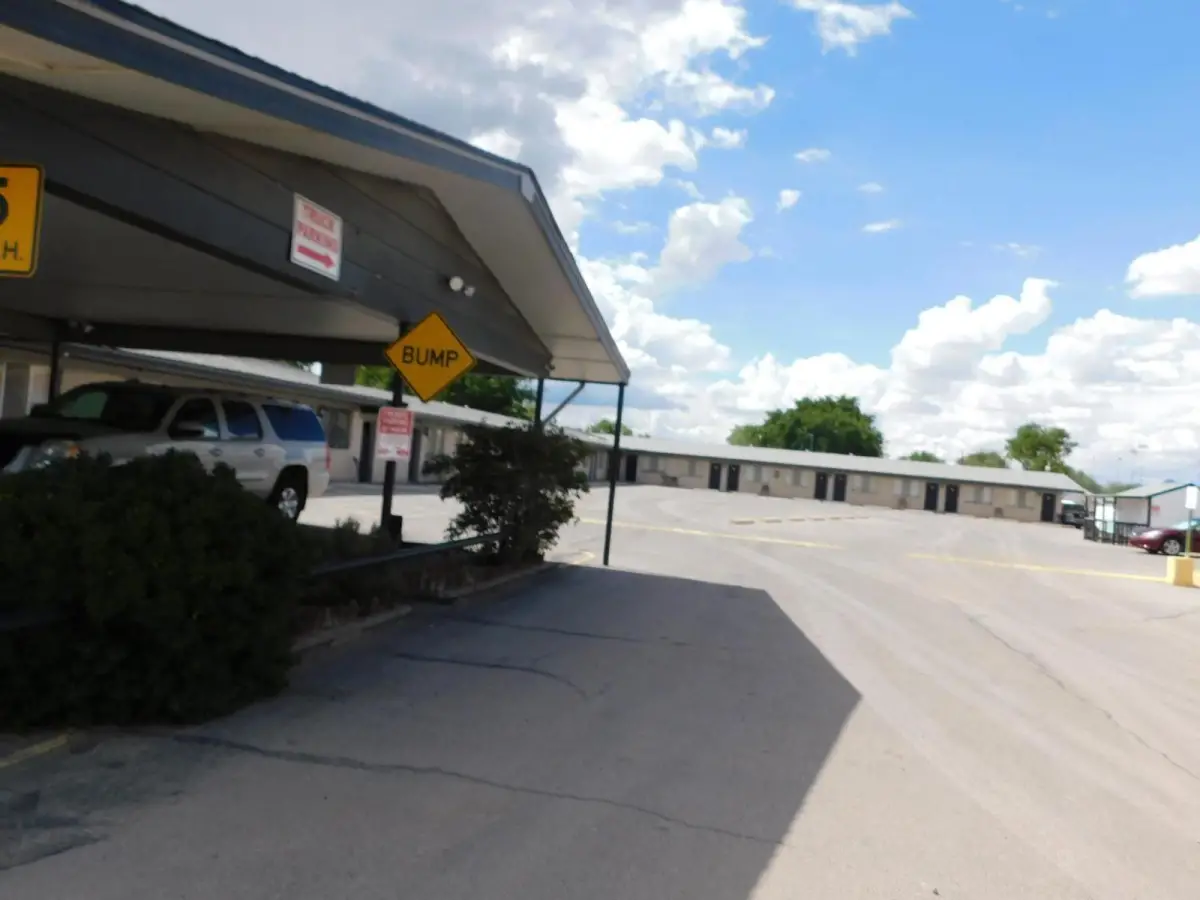 Royal Host Motel 7